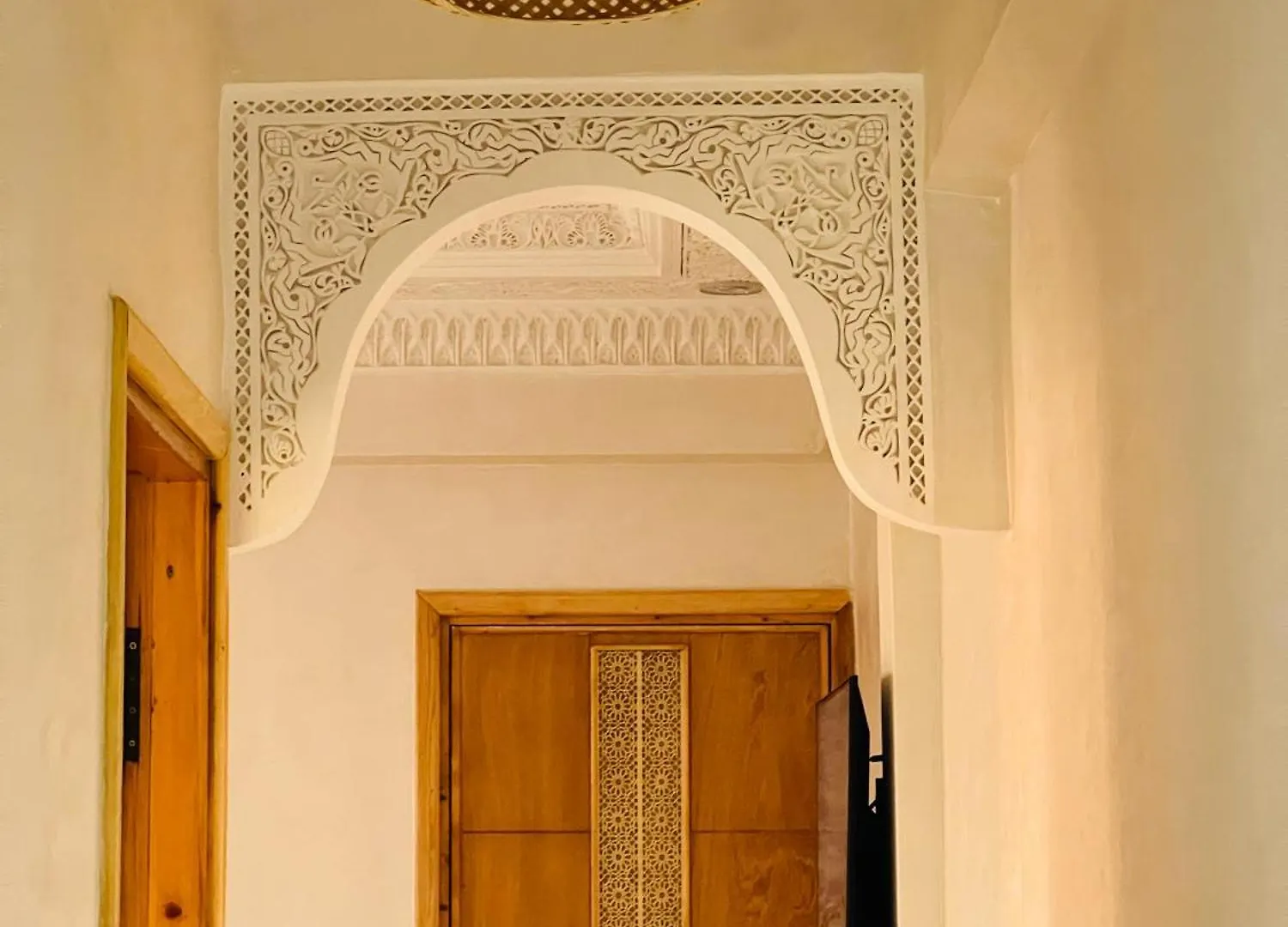 Julie Airport Marrakech Apartments contacts